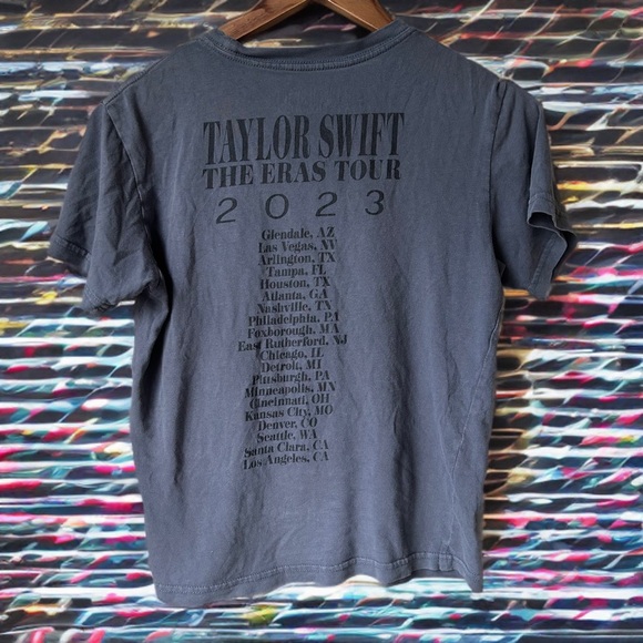 Taylor Swift The Eras Tour 2023 Concert T-Shirt Gray Size M - Picture 1 of 8